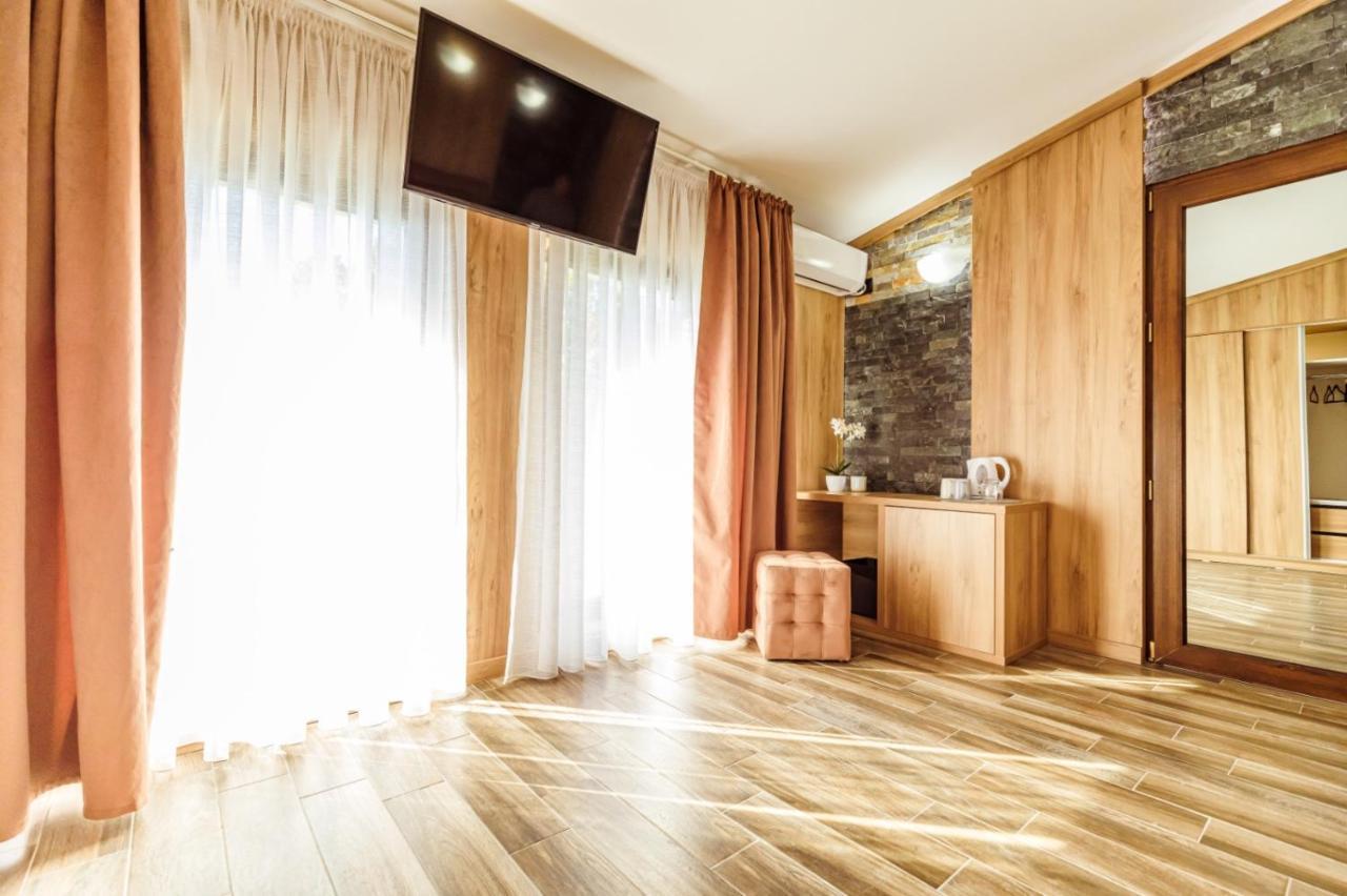 L'Invidia Hotel Novaci-Straini Luaran gambar