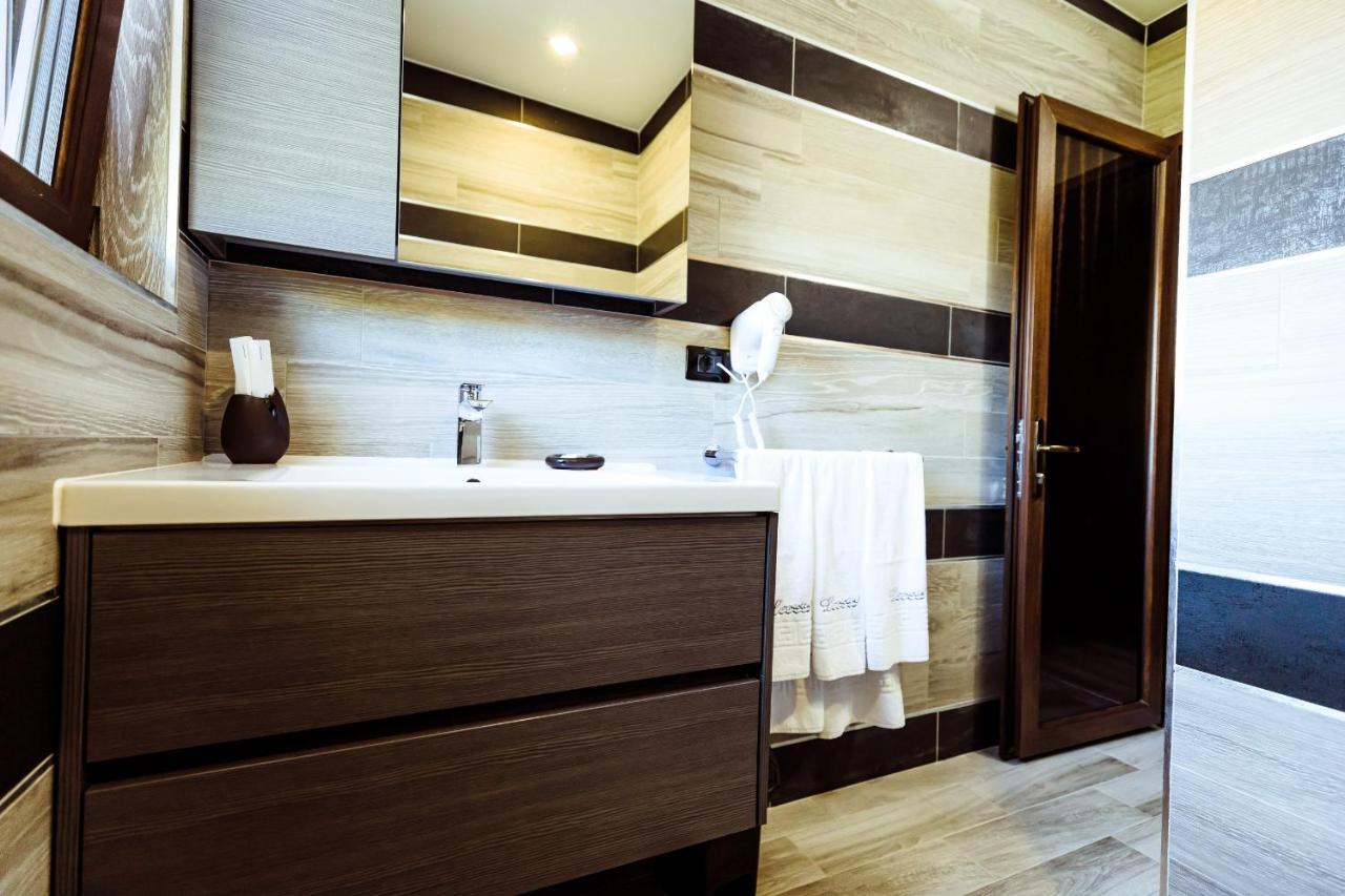 L'Invidia Hotel Novaci-Straini Luaran gambar