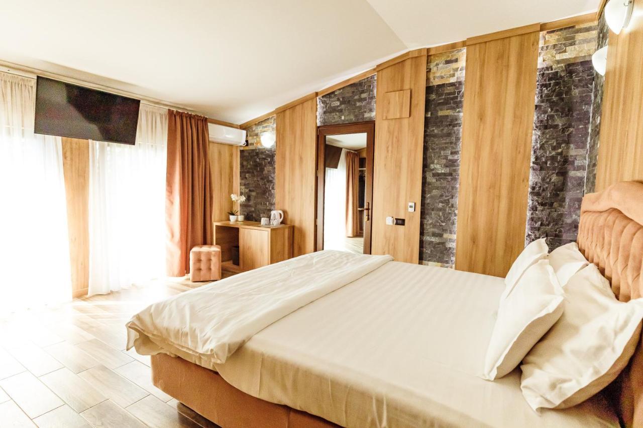 L'Invidia Hotel Novaci-Straini Luaran gambar