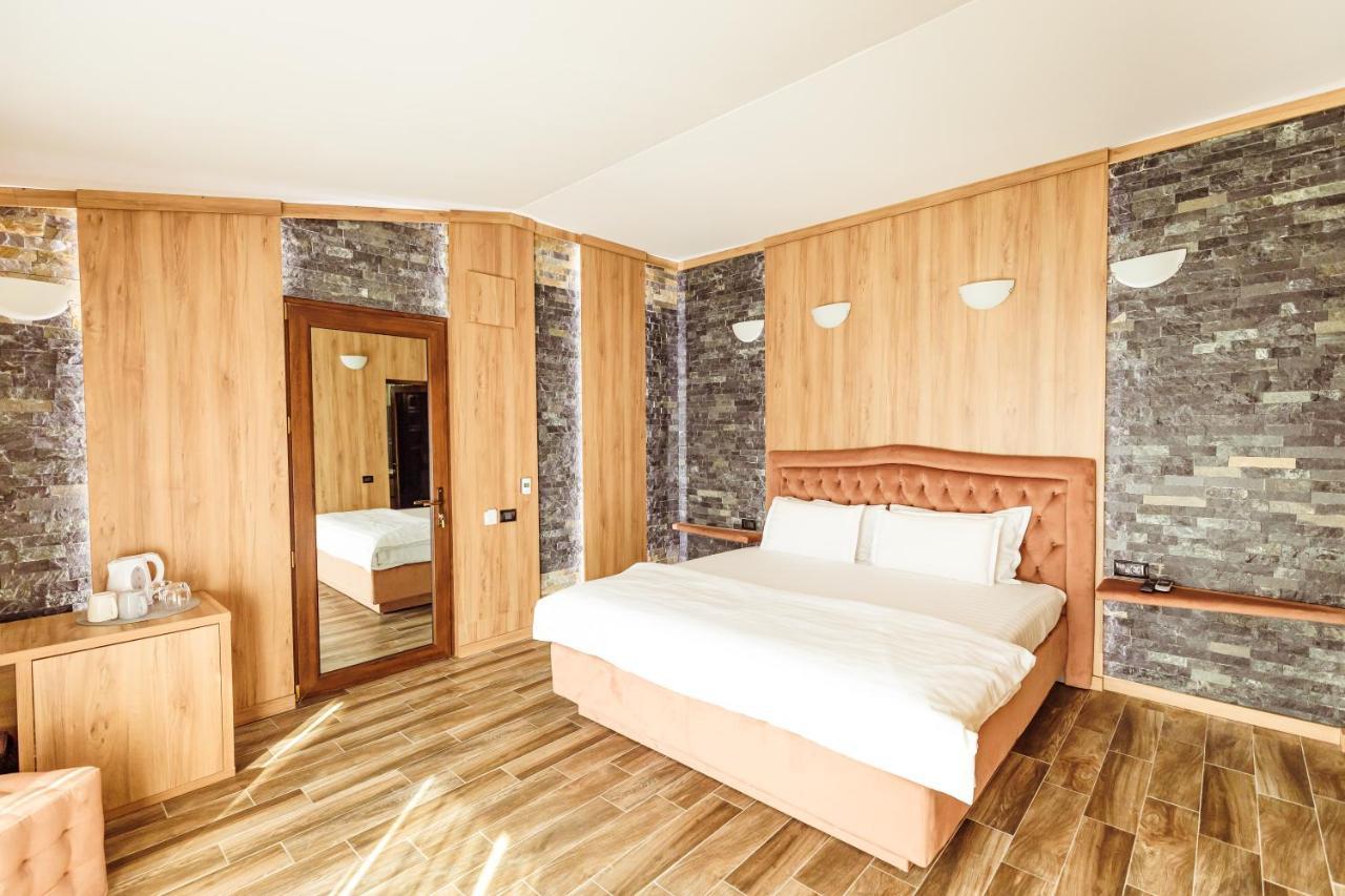 L'Invidia Hotel Novaci-Straini Luaran gambar