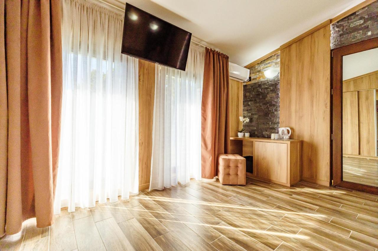L'Invidia Hotel Novaci-Straini Luaran gambar