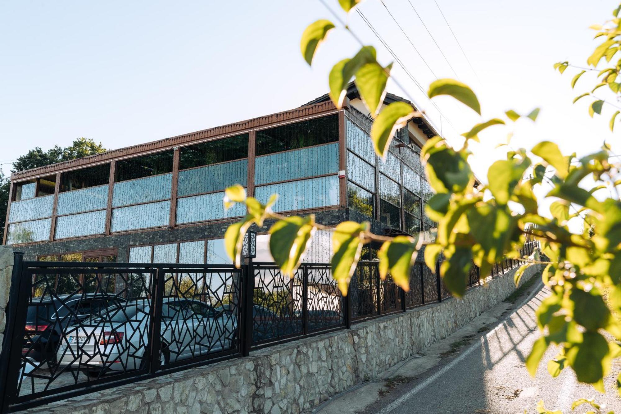 L'Invidia Hotel Novaci-Straini Luaran gambar